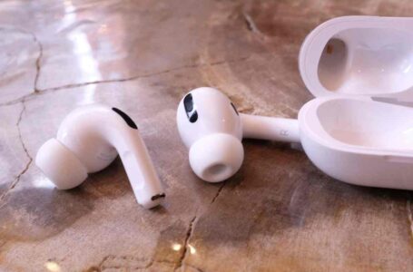 Why AirPods are crackling, popping, rattling, staticy and ways to fix it