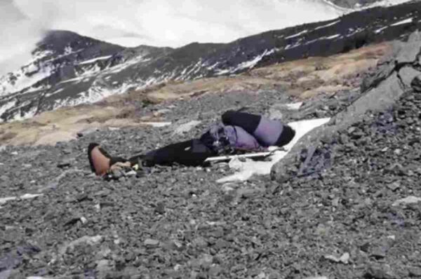Francys Arsentiev Sleeping Beauty: The Tragic Tale of the First American Woman to Summit Everest Without Oxygen
